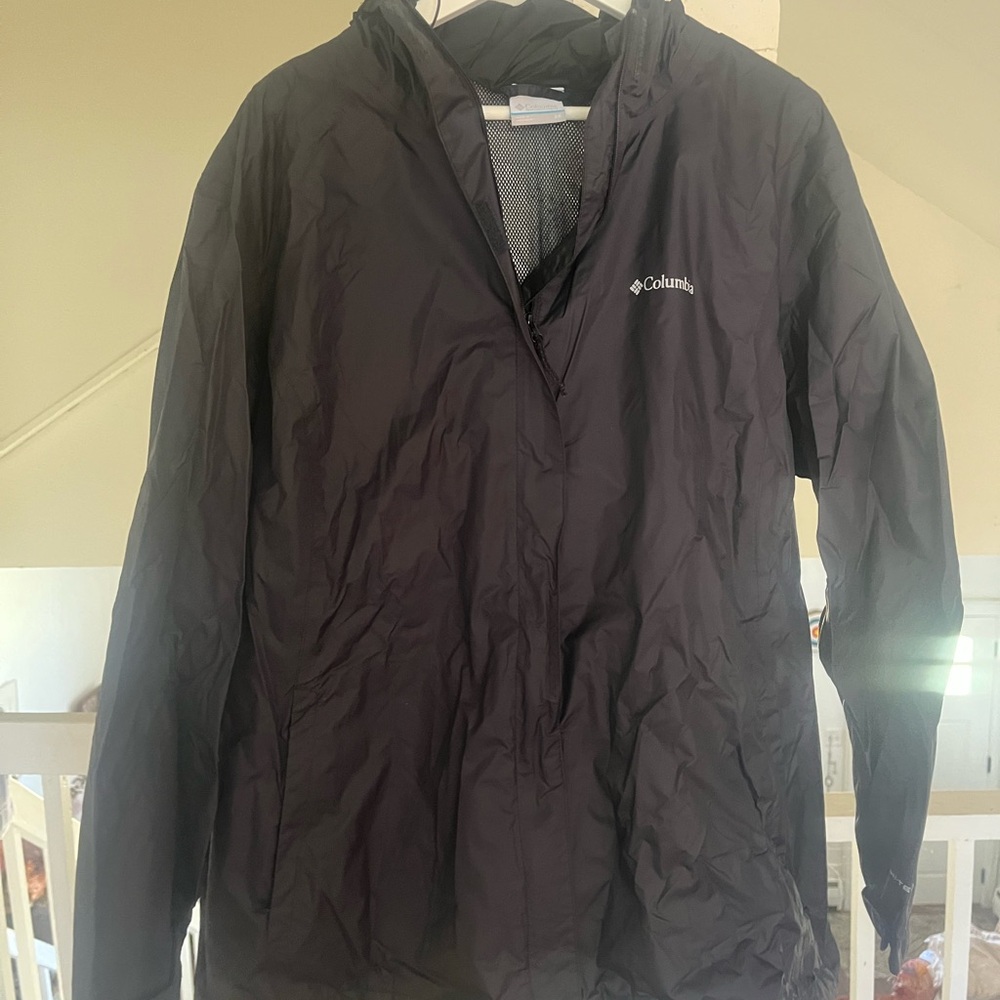Columbia Black Packable Hooded Windbreaker